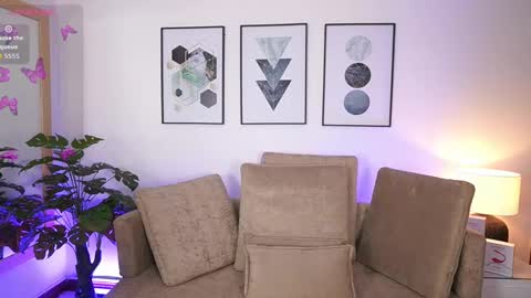 milacrave online show from September 2025 11:43:01 AM