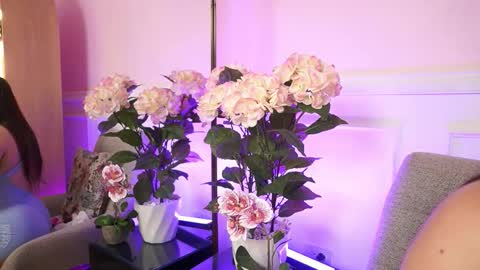 milacrave online show from January 2026 11:37:02 AM