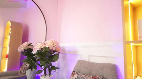 milacrave online show from February 2026 11:36:02 AM