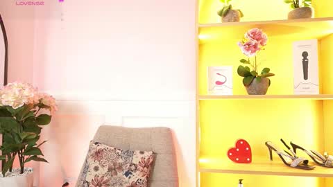 milacrave online show from February 2026 11:40:01 AM