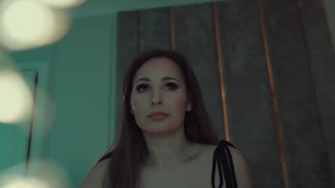        online show from November 2025 05:46:02 PM