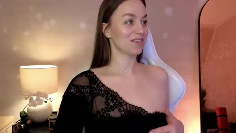 Mila Fleur online show from October 2025 02:13:01 PM