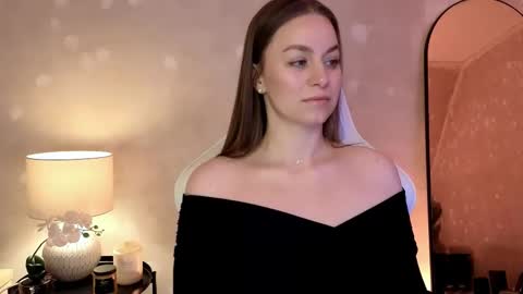 Mila Fleur online show from October 2025 02:26:02 PM