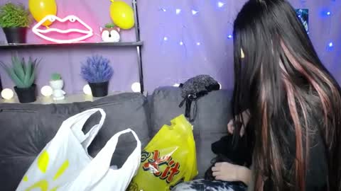 Snapshot of milaloona chatting on January 2025 10:01:01 AM Milaloona online show from January 2025 10:01:01 AM