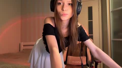 milamiuu online show from July 2026 05:06:02 PM