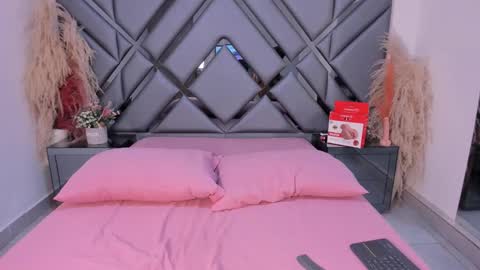 milan_lewiss online show from September 2025 11:43:01 AM