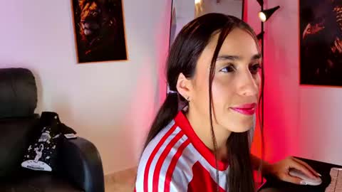 Snapshot of milan_roux chatting on June 2026 08:50:02 PM Milane online show from June 2026 08:50:02 PM