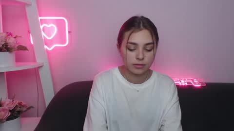 milanaangelas online show from February 2025 08:50:01 AM