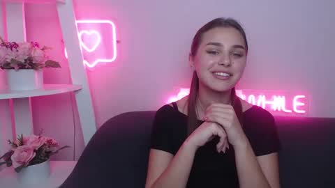 milanaangelas online show from February 2025 05:58:01 PM