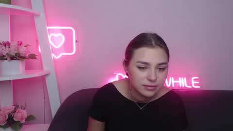 milanaangelas online show from February 2025 05:40:01 AM