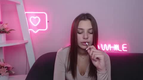 milanaangelas online show from February 2025 05:37:01 PM