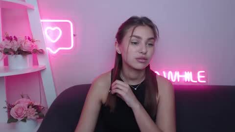 milanaangelas online show from February 2025 05:52:01 AM