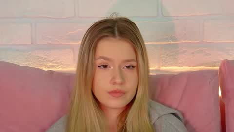 MilanaBalmain online show from October 2025 04:13:02 PM