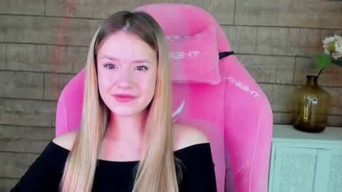 MilanaBalmain online show from October 2025 04:26:01 AM