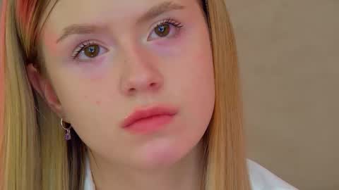 MilanaBalmain online show from October 2025 04:07:02 PM