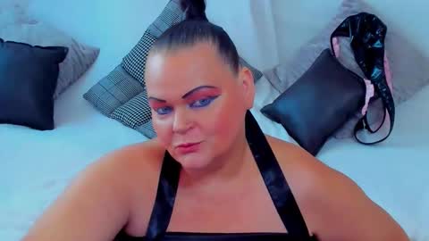 Lana online show from October 2025 07:28:01 AM