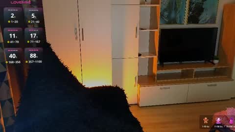 Lana online show from April 2026 07:00:01 PM