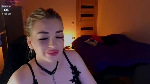 Snapshot of milanafox_ chatting on May 2026 08:03:02 PM Lana online show from May 2026 08:03:02 PM