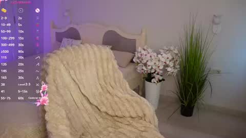 milanamoons online show from July 2026 11:56:01 AM