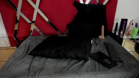 milanx2 online show from February 2025 01:21:02 AM