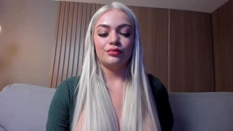 Sexy Mila  online show from December 2024 03:01:01 PM