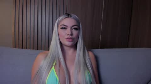 Sexy Mila  online show from January 2025 03:00:01 PM