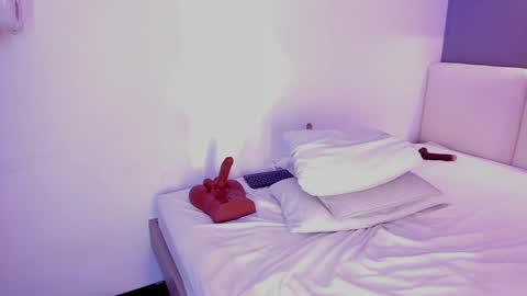 Milena  online show from December 2024 09:42:01 AM