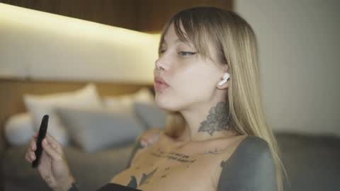 Snapshot of mileeena chatting on May 2026 09:37:01 AM M Telegram mamagotachannel online show from May 2026 09:37:01 AM