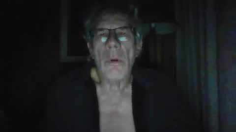 Milehi1958 online show from December 2025 11:19:01 AM