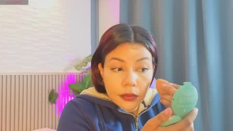 milena_lawson online show from April 2026 12:32:01 PM