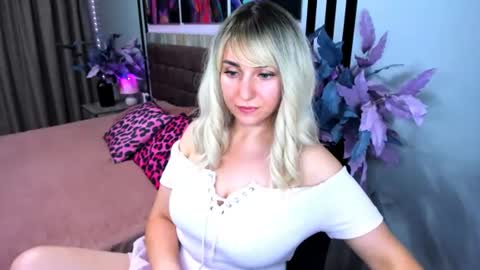 Snapshot of milenadaisy chatting on July 2026 10:31:02 AM MilenaDaisy online show from July 2026 10:31:02 AM