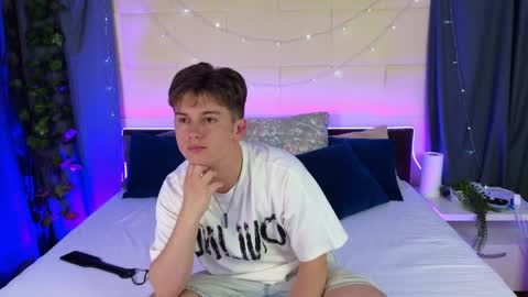 Snapshot of miless_cooper chatting on May 2026 07:19:01 PM Miles online show from May 2026 07:19:01 PM