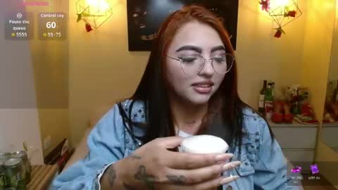 Snapshot of miley_clarck chatting on April 2026 01:41:02 PM Miley online show from April 2026 01:41:02 PM
