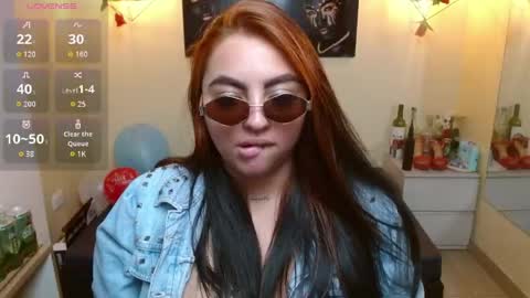 Snapshot of miley_clarck chatting on April 2026 01:27:02 PM Miley online show from April 2026 01:27:02 PM