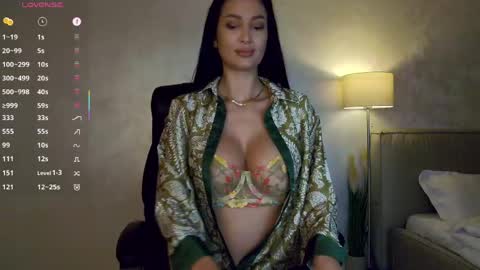 Snapshot of miley_me chatting on May 2026 10:01:01 AM M online show from May 2026 10:01:01 AM