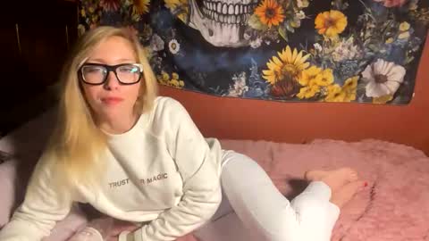 Snapshot of milf4everjenna chatting on February 2026 03:33:01 AM milf4everjenna online show from February 2026 03:33:01 AM