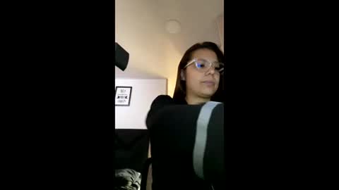 Snapshot of milf__pretty chatting on May 2026 01:41:01 PM Melissa online show from May 2026 01:41:01 PM