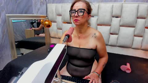 Lili  online show from March 2026 01:06:01 PM