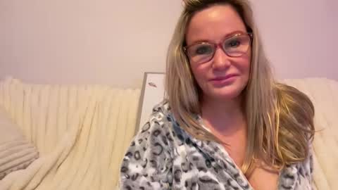 MIlf Goddess online show from March 2025 04:56:01 AM