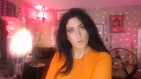 Snapshot of milf_lacey chatting on June 2026 08:40:02 PM Milf Lacey online show from June 2026 08:40:02 PM
