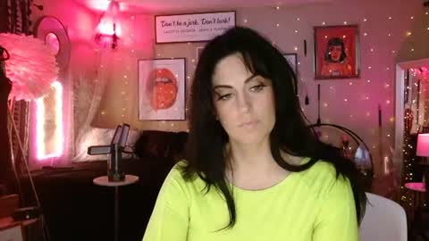 Snapshot of milf_lacey chatting on June 2026 07:37:01 PM Milf Lacey online show from June 2026 07:37:01 PM