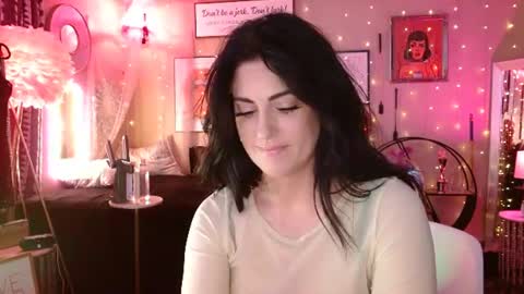 Snapshot of milf_lacey chatting on July 2026 09:42:02 PM Milf Lacey online show from July 2026 09:42:02 PM