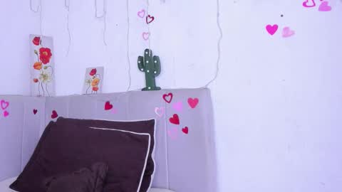 milf latinn online show from October 2025 02:50:01 PM