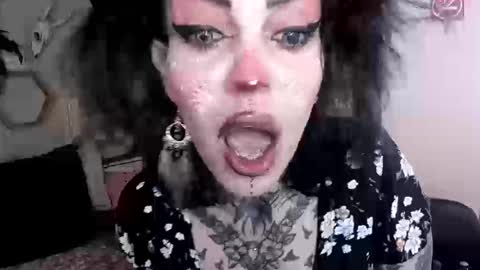 Isabella online show from September 2025 01:59:02 PM