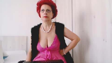 Snapshot of milffsupreme chatting on September 2025 11:22:02 AM Milfsupreme online show from September 2025 11:22:02 AM
