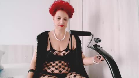 Snapshot of milffsupreme chatting on October 2025 11:29:02 AM Milfsupreme online show from October 2025 11:29:02 AM
