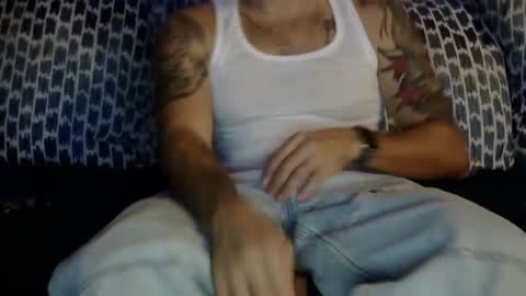 Snapshot of milfloverfl chatting on February 2025 02:09:02 AM milfloverfl online show from February 2025 02:09:02 AM