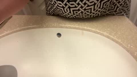 Mia online show from October 2025 02:34:02 AM