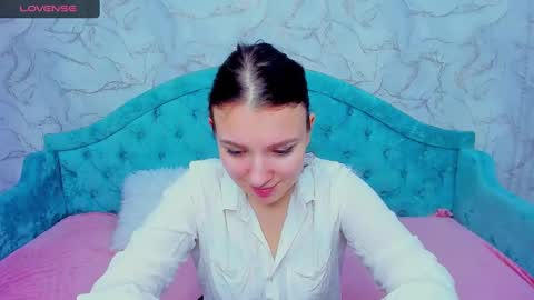 milinafox online show from February 2025 04:27:01 AM