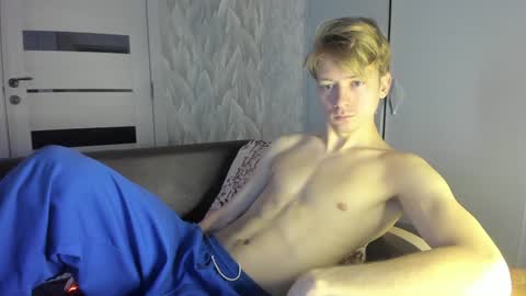 Snapshot of milkiwy chatting on December 2024 06:00:02 AM Isaac online show from December 2024 06:00:02 AM